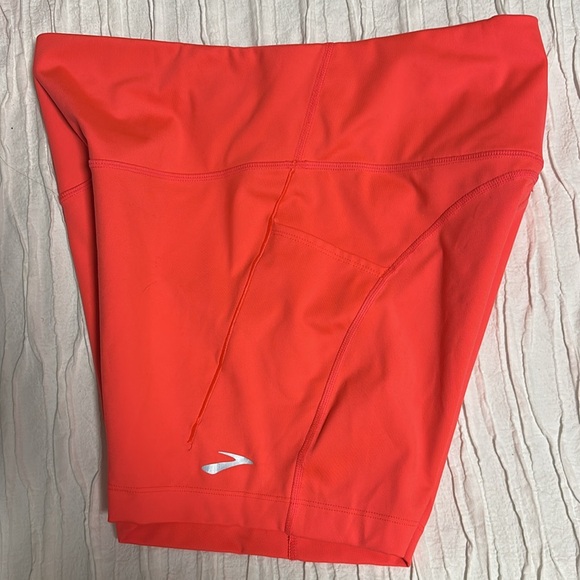Brooks Women's Spark 5” Shorts - Picture 4 of 5